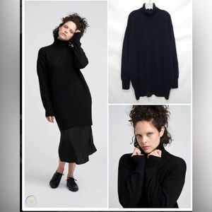 NWT US size M (18-20) Wheaton sweater